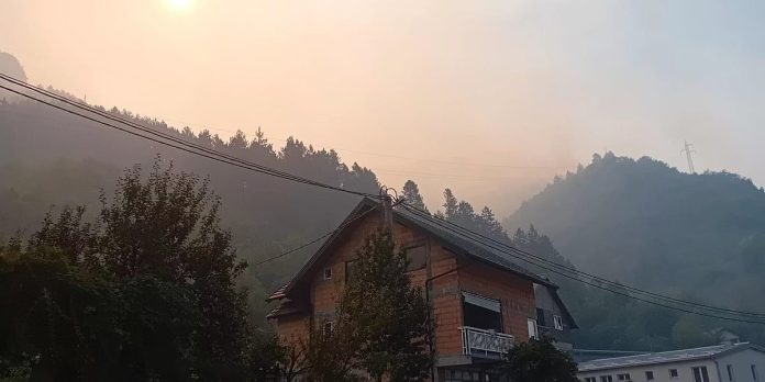 Konjic: Požar se proširio na nepristupačan teren, zatražena pomoć od Oružanih snaga BiH