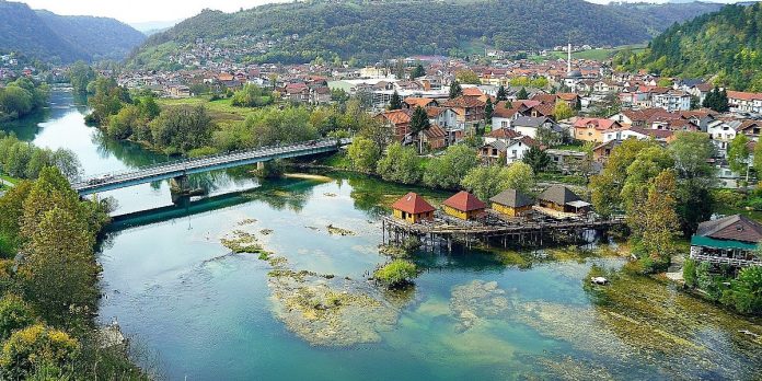 Ubistvo u Bosanskoj Krupi: U porodičnoj kući pronađeno tijelo muškarca, uhapšena osumnjičena