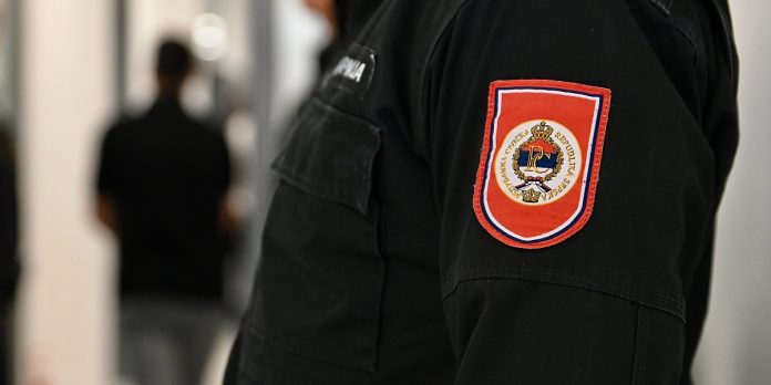 Ljubinje: Maloljetnik napao policajca i oštetio vrata u policijskoj stanici