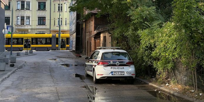 Veliki požar iza SCC-a, izgorjela tri objekta koja nisu imala upotrebnu dozvolu