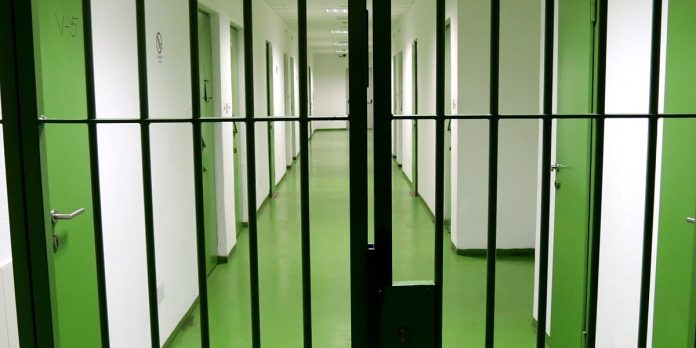 Tragedija u zeničkom zatvoru: Zatvorenik iz Visokog preminuo u bolnici nakon pokušaja samoubistva